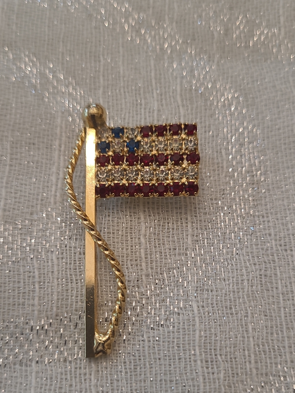 Vintage Gold-tone American Flag Brooch Pin-Pristine Condition